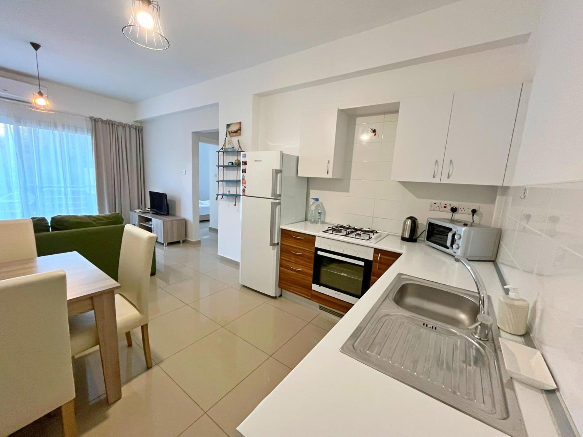 Quitet Two Bedroom Apartment With Private Garden Lukomorye D2 Karavas  Dış mekan fotoğraf